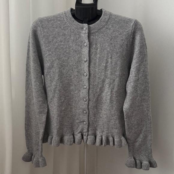 Mango Gray Ruffle Hem Women's Cardigan Sweater Size Large Coquette Chic - Picture 2 of 6